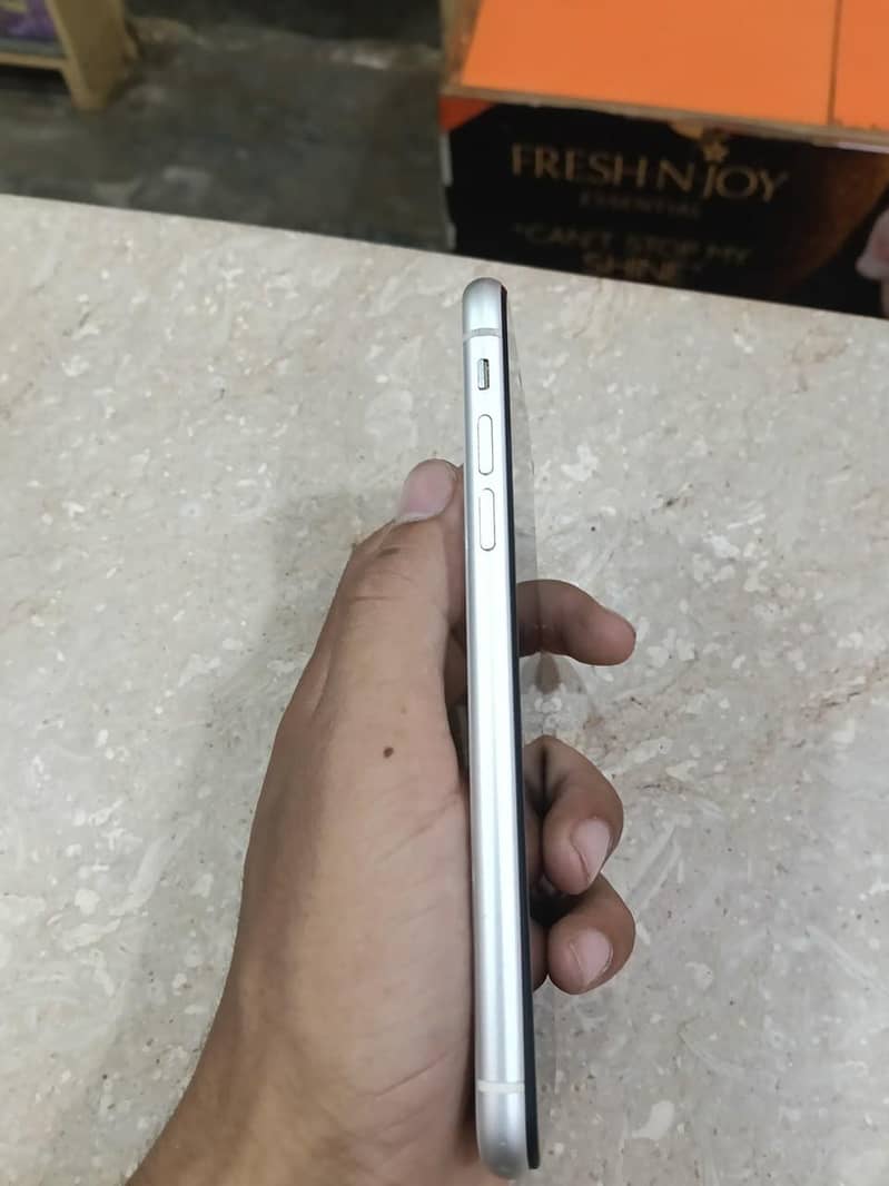 Apple iPhone 11 2