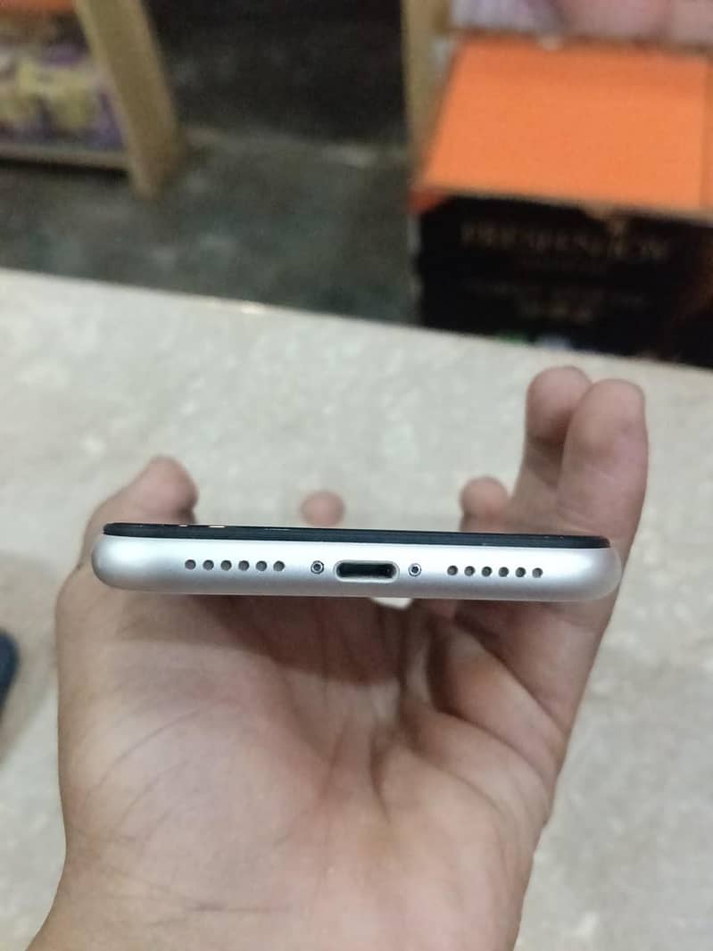 Apple iPhone 11 5