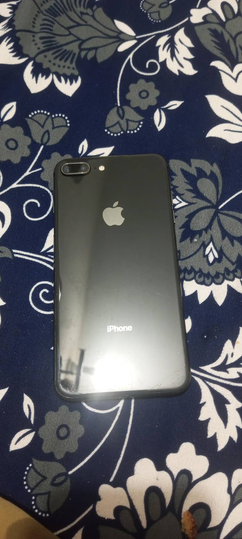 Apple iPhone 8 Plus 0