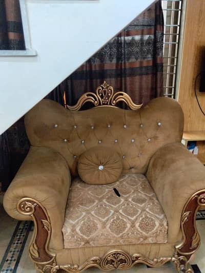 crown sofas