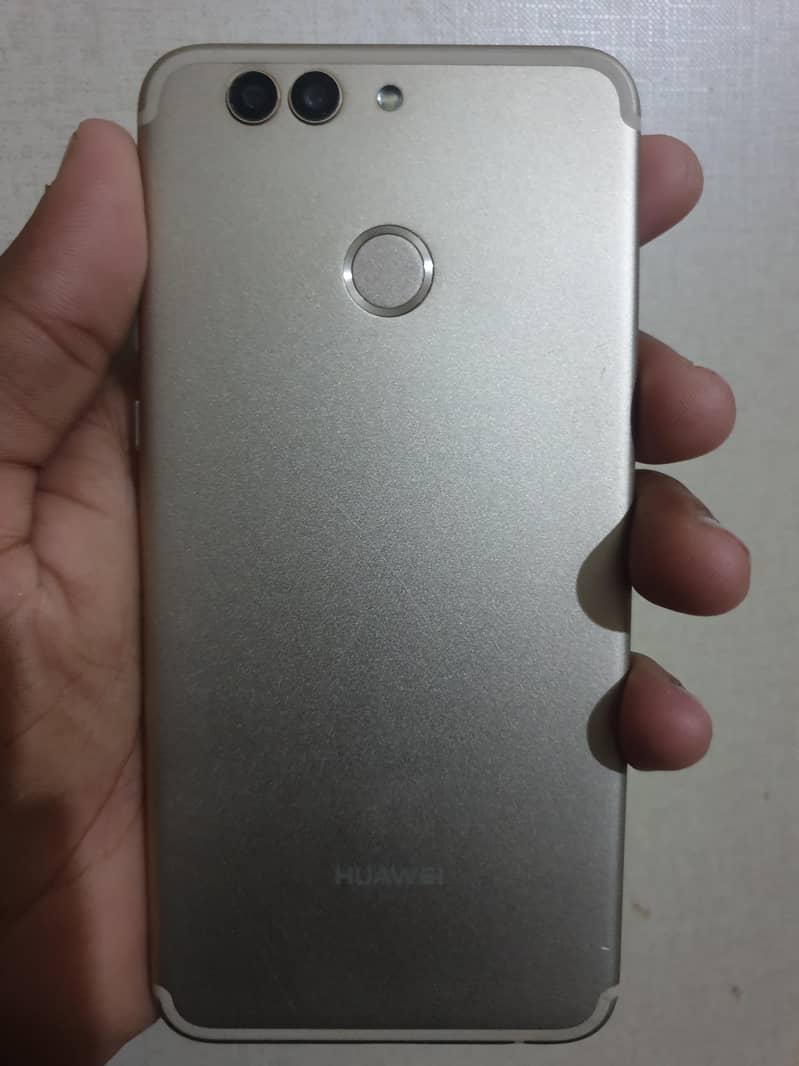 Huawei Nova 2 Plus 1