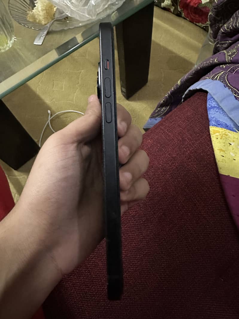 Apple iPhone 15 plus 1
