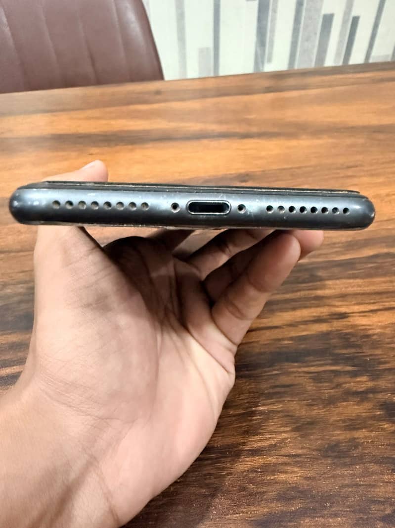 Apple iPhone 8 Plus 2