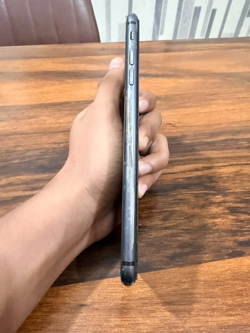 Apple iPhone 8 Plus 4