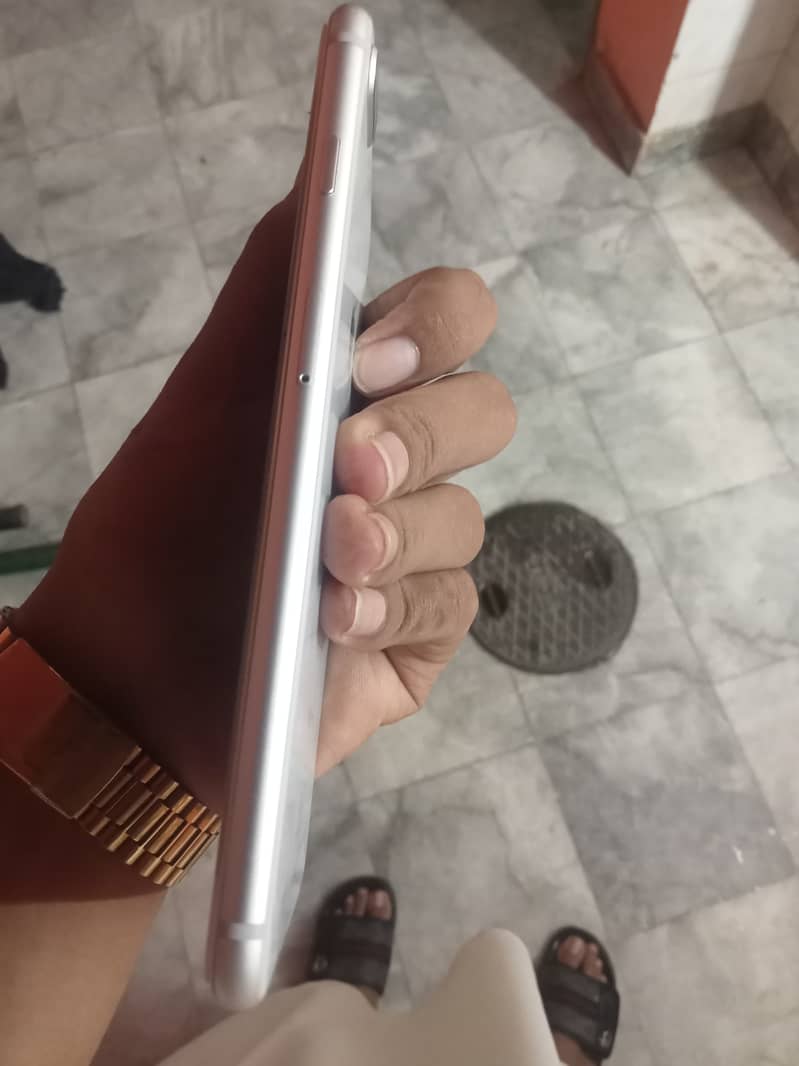 Apple iPhone 8 Plus 2