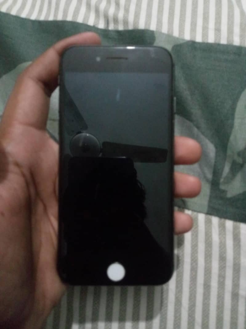 Apple iPhone 8 5