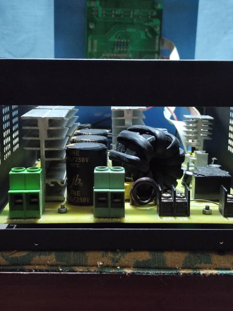 R. B Mppt charge controller 9