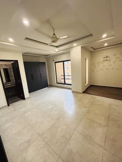 Luxury 4-Bed Duplex Apartment Available for Sale in Zarkon Heights