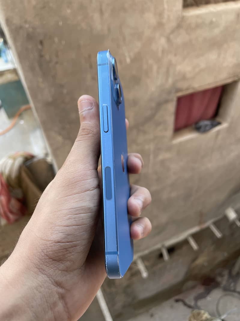 Apple iPhone 13 3