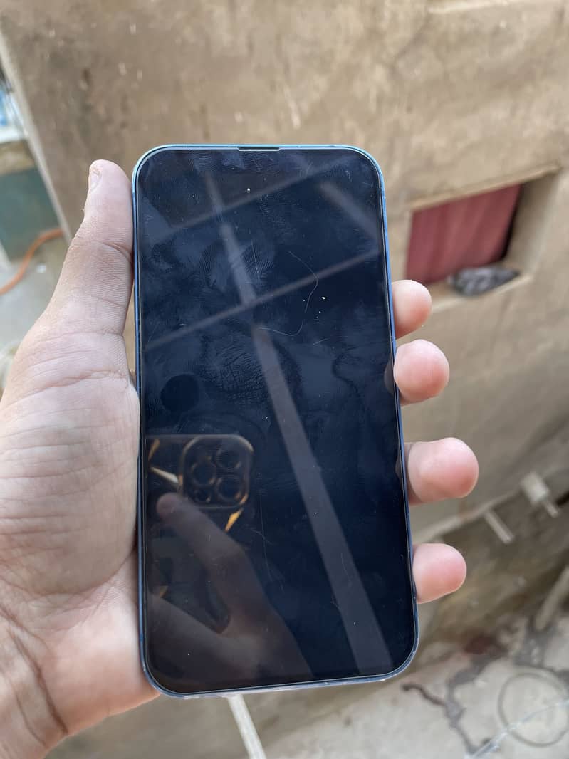 Apple iPhone 13 6