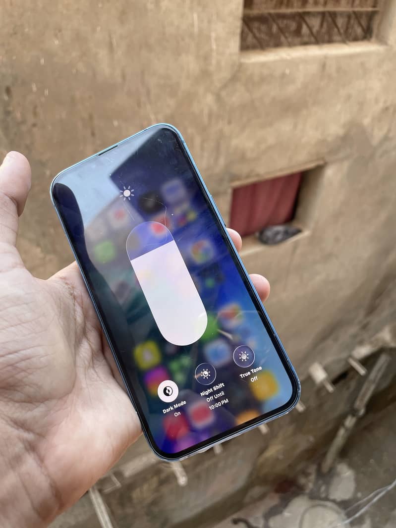 Apple iPhone 13 9