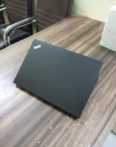 Lenovo Thinkpad t470 core i5-7 Gen 8 gb ram 256 gb m2 touch screen. .