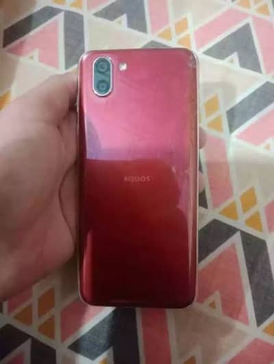 aqous R2 mobile 4/64 gb