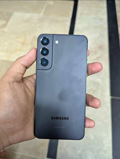 Samsung S22