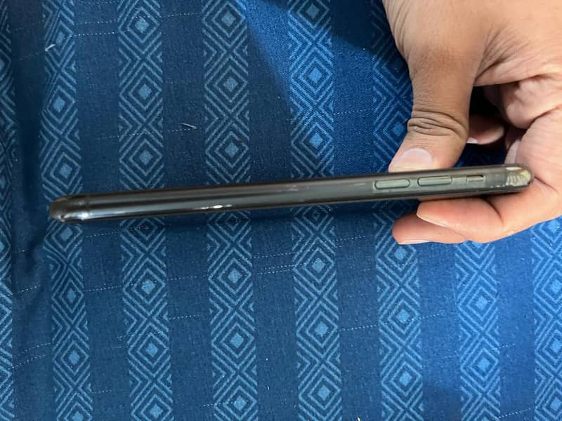 Apple iPhone 11 Pro Max 3