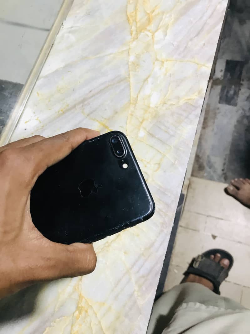 Apple iPhone 7 Plus 5
