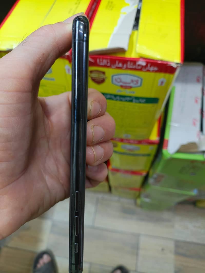 Apple iPhone 11 Pro 3
