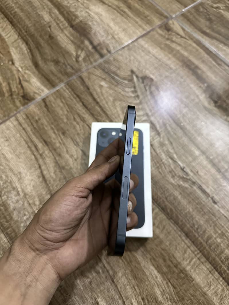 Apple iPhone 13 1