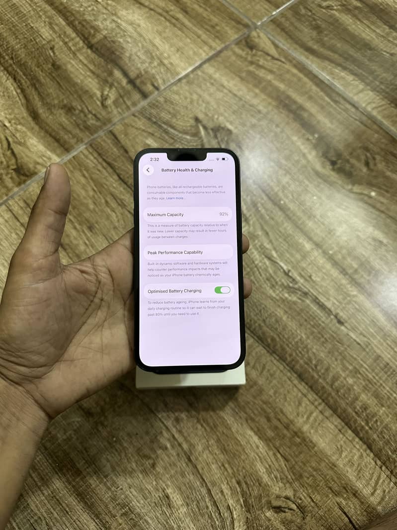Apple iPhone 13 4