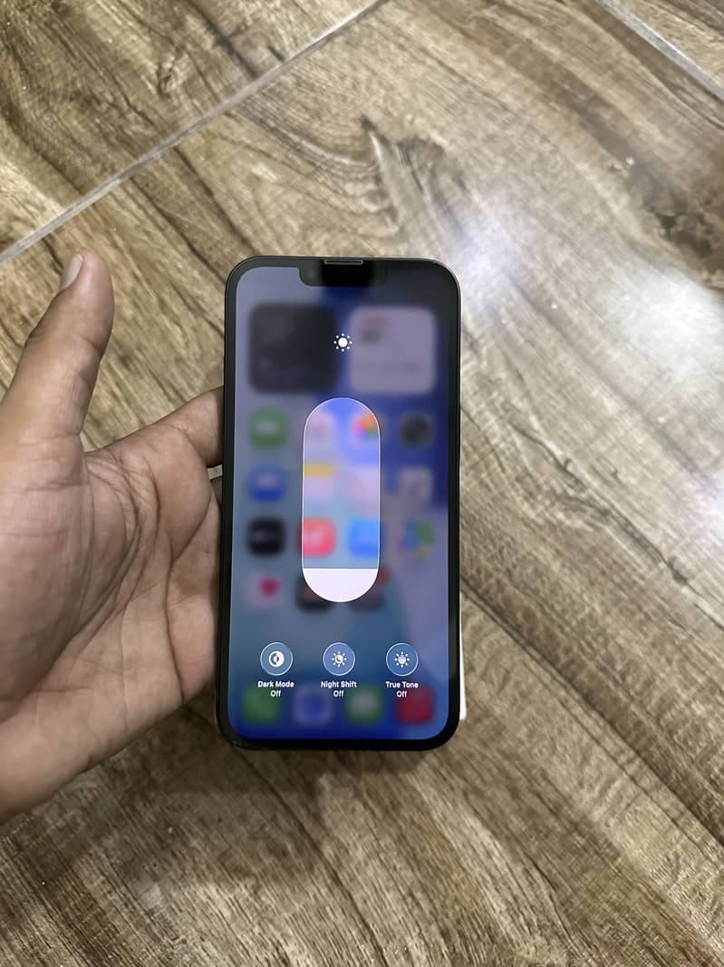 Apple iPhone 13 5