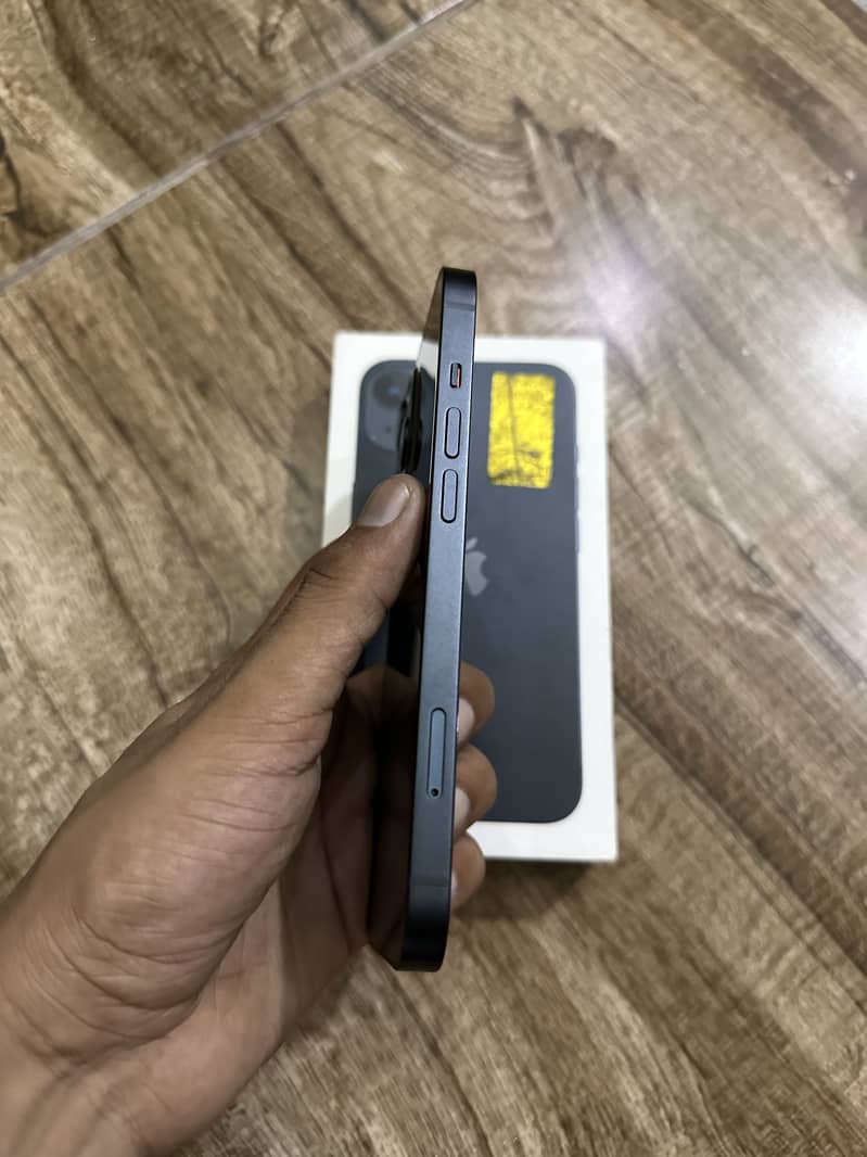 Apple iPhone 13 6