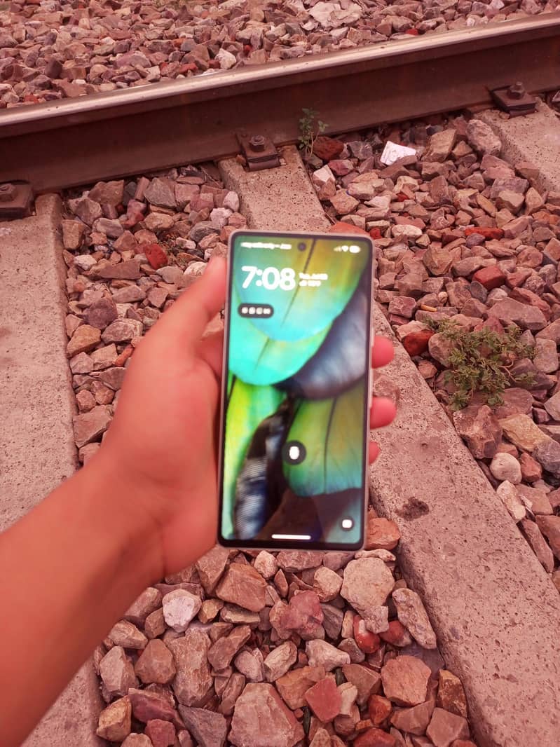 Google Pixel 7 4