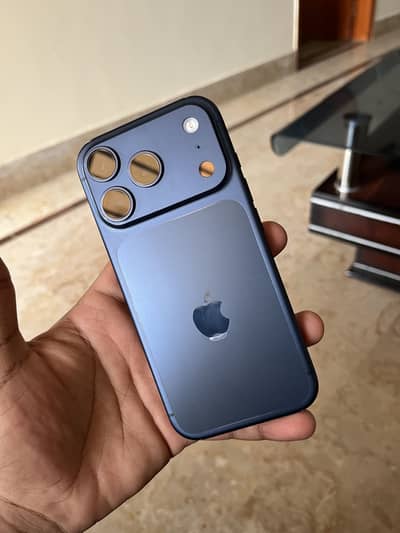 Iphone 17 pro jv with box