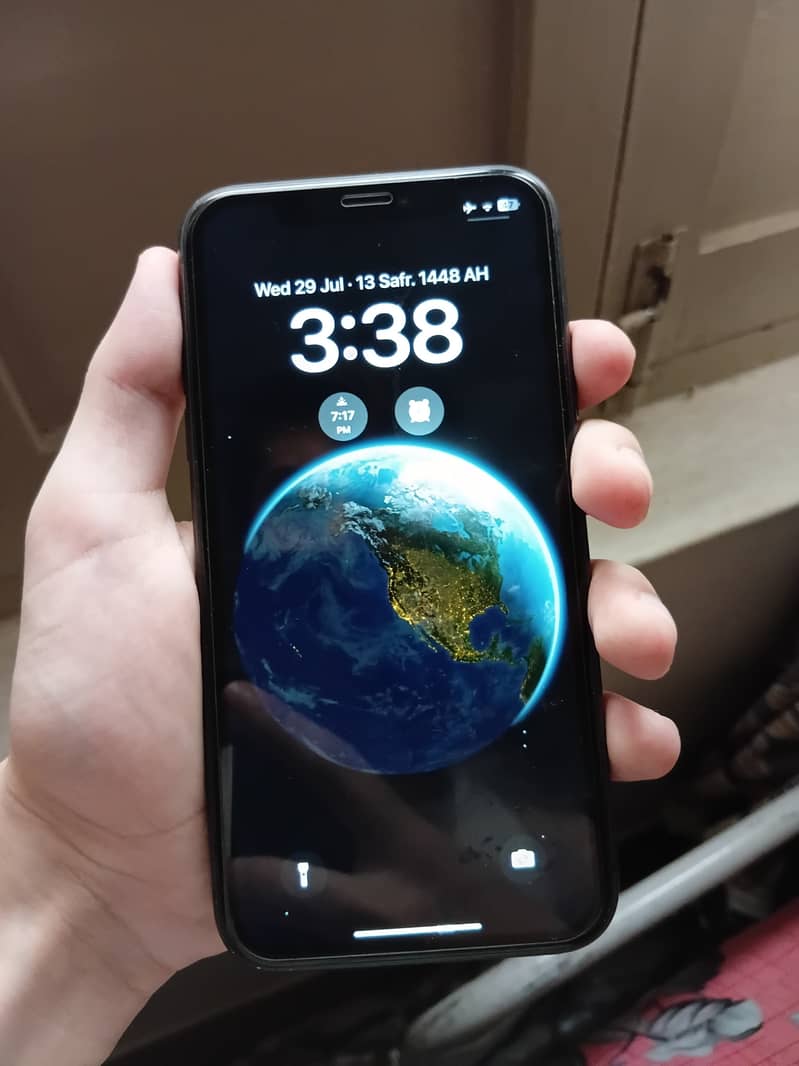 Apple iPhone 11 3