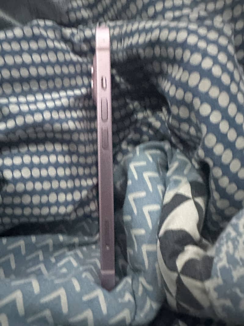 Apple iPhone 15 2