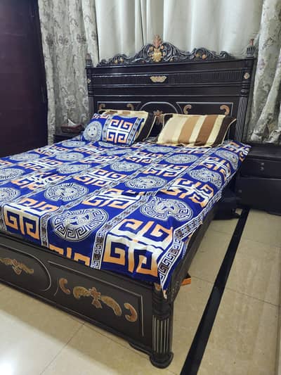 Solid Wooden King Size Bed Set with 2 Side Tables