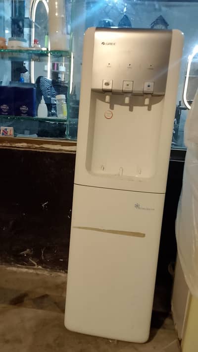 GREE Water Dispenser with Refrigerator – Hot, Normal & Cold Water