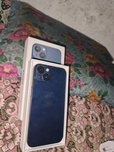 Apple iPhone 13