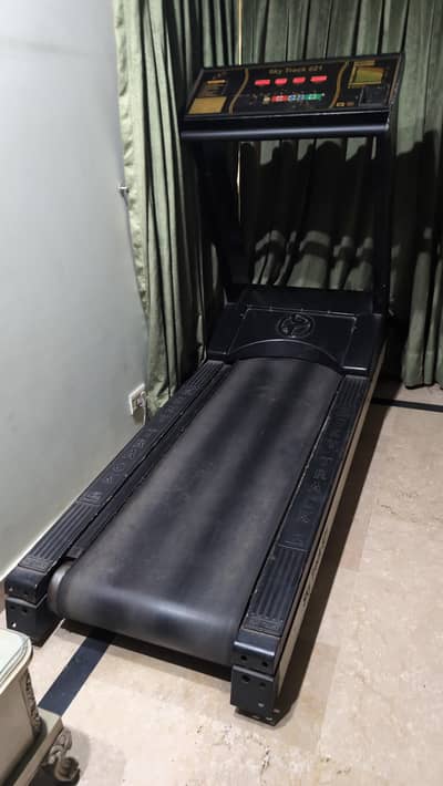Treadmil Sky Track 821 for sale
