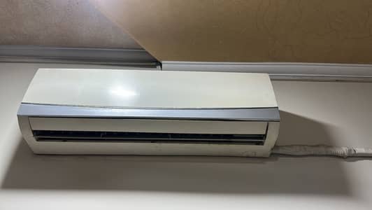 Haier 2 Ton Inverter Air Conditioner in good and working condition