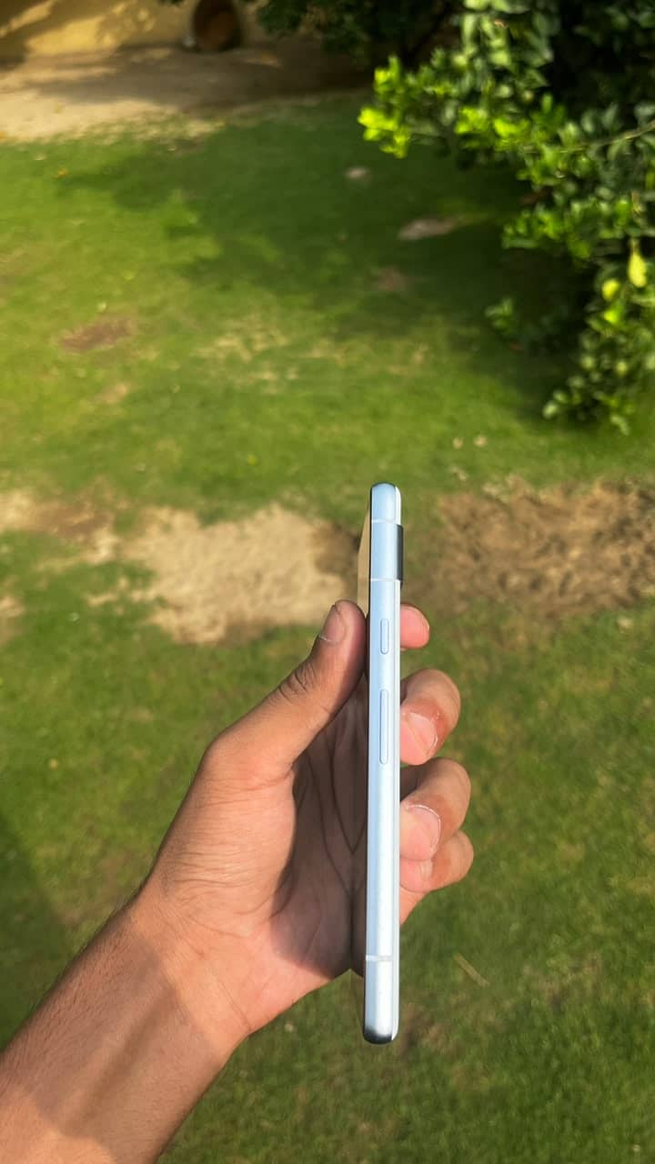 Google Pixel 7a 2