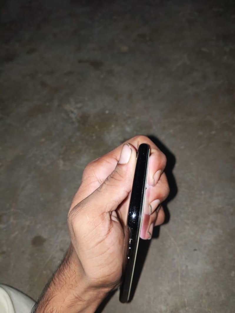 Apple iPhone X 3