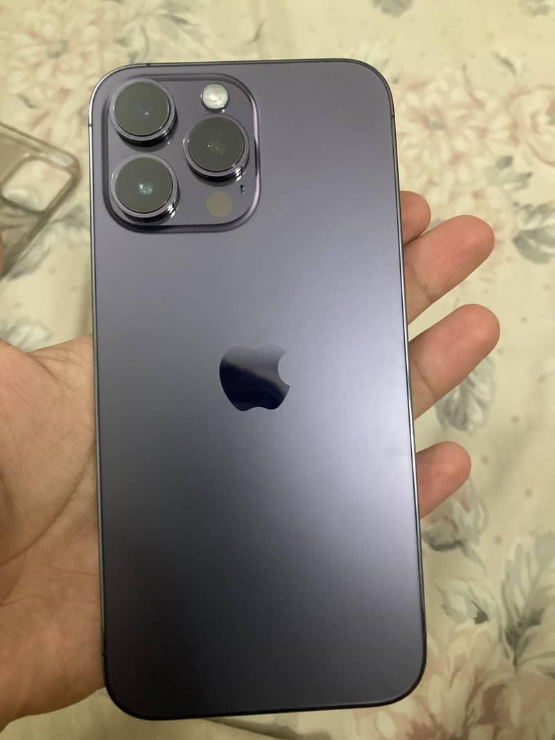 Apple iPhone 14 Pro Max 1