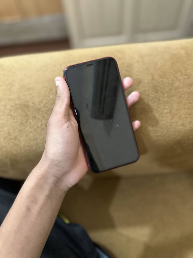 Apple iPhone 11 4