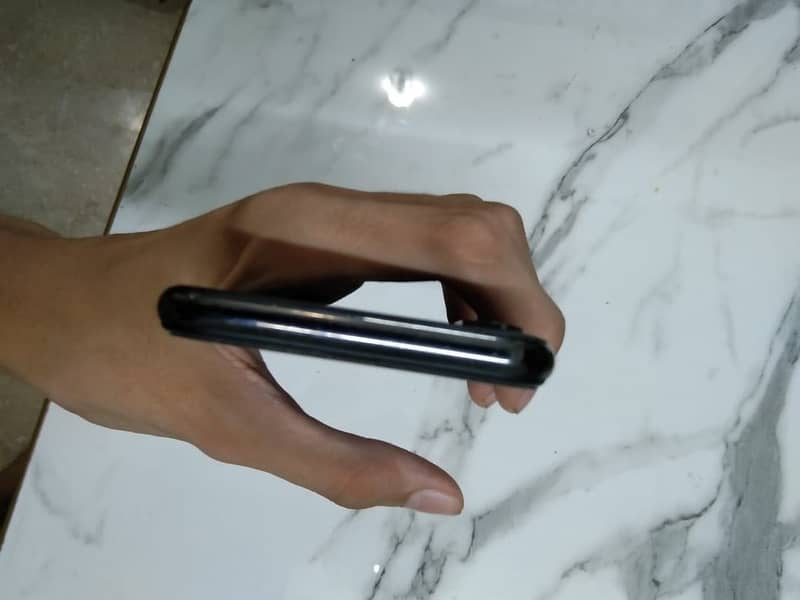 Apple iPhone X 3