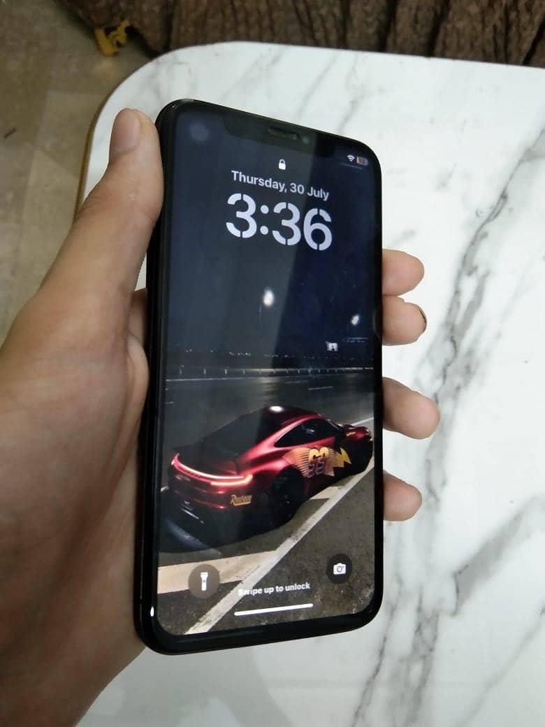 Apple iPhone X 4