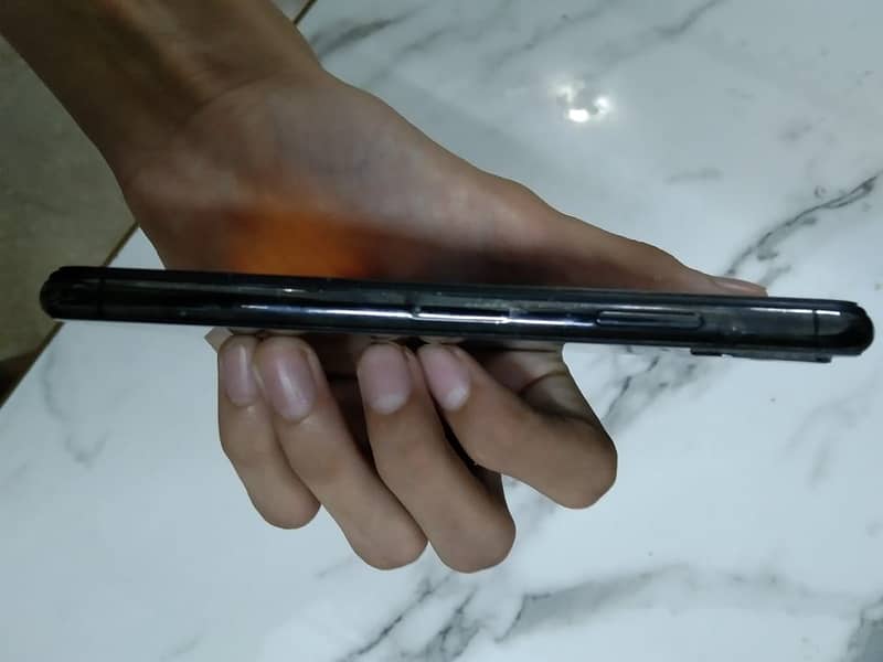 Apple iPhone X 6