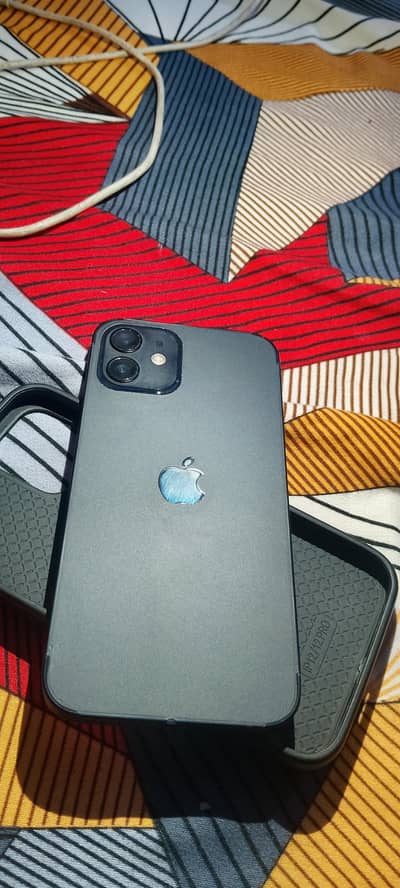 Apple iPhone 12 Bh 90℅ scratchless