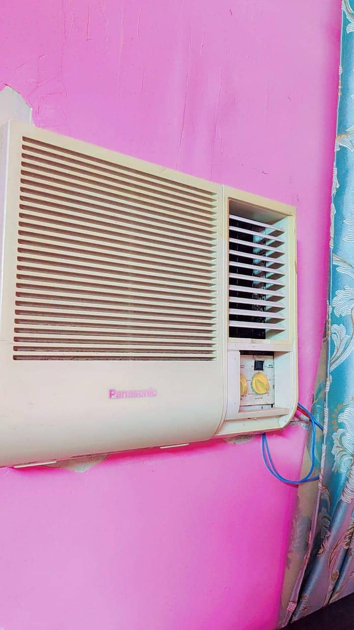 window AC 0.75 2