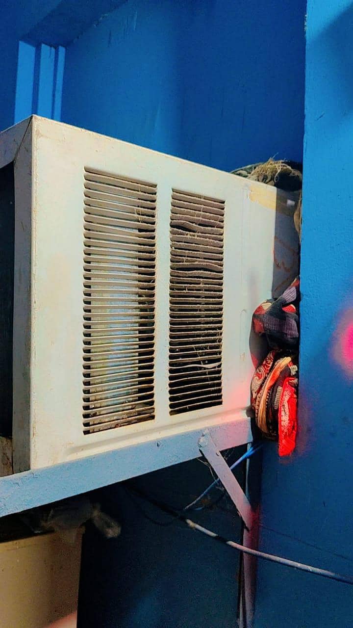 window AC 0.75 3