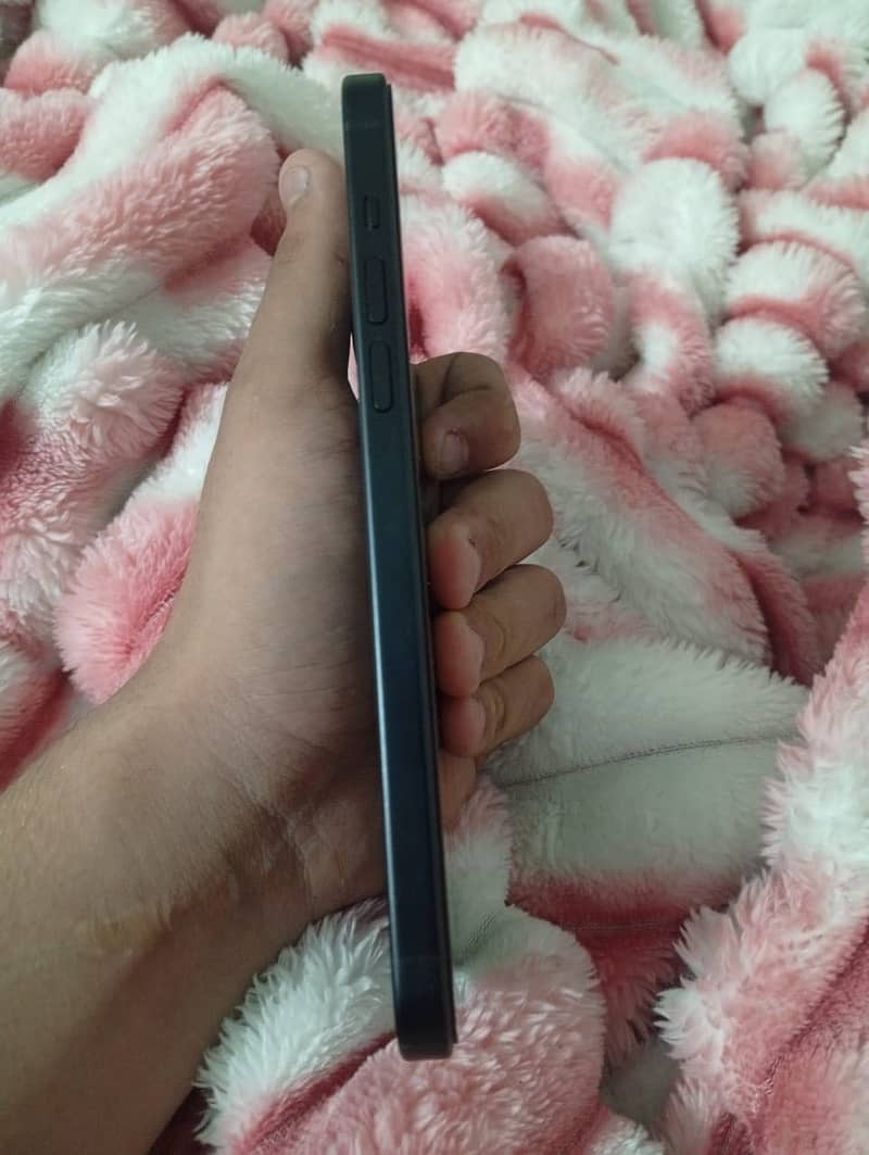 Apple iPhone 15 plus 1