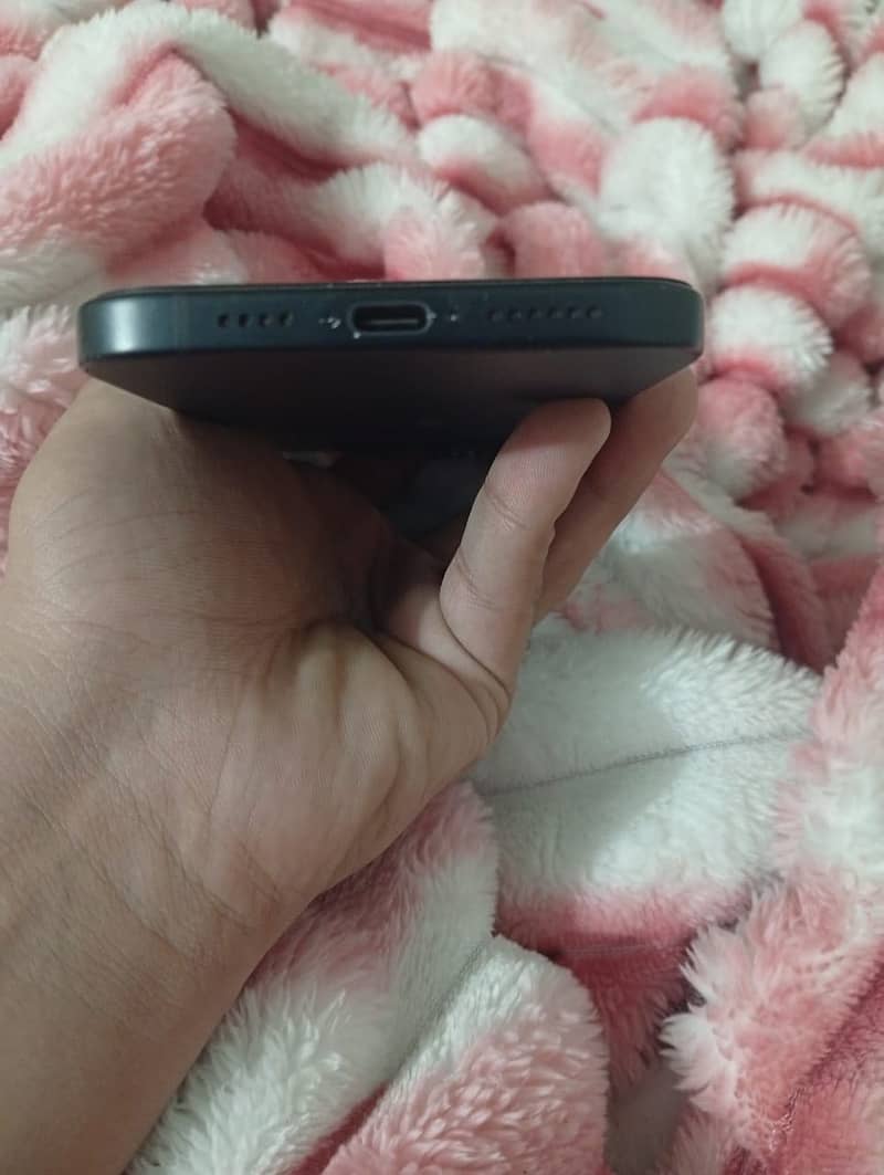 Apple iPhone 15 plus 3