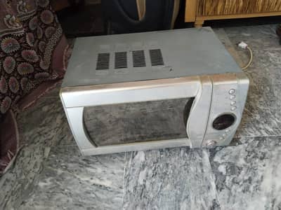 microwave oven