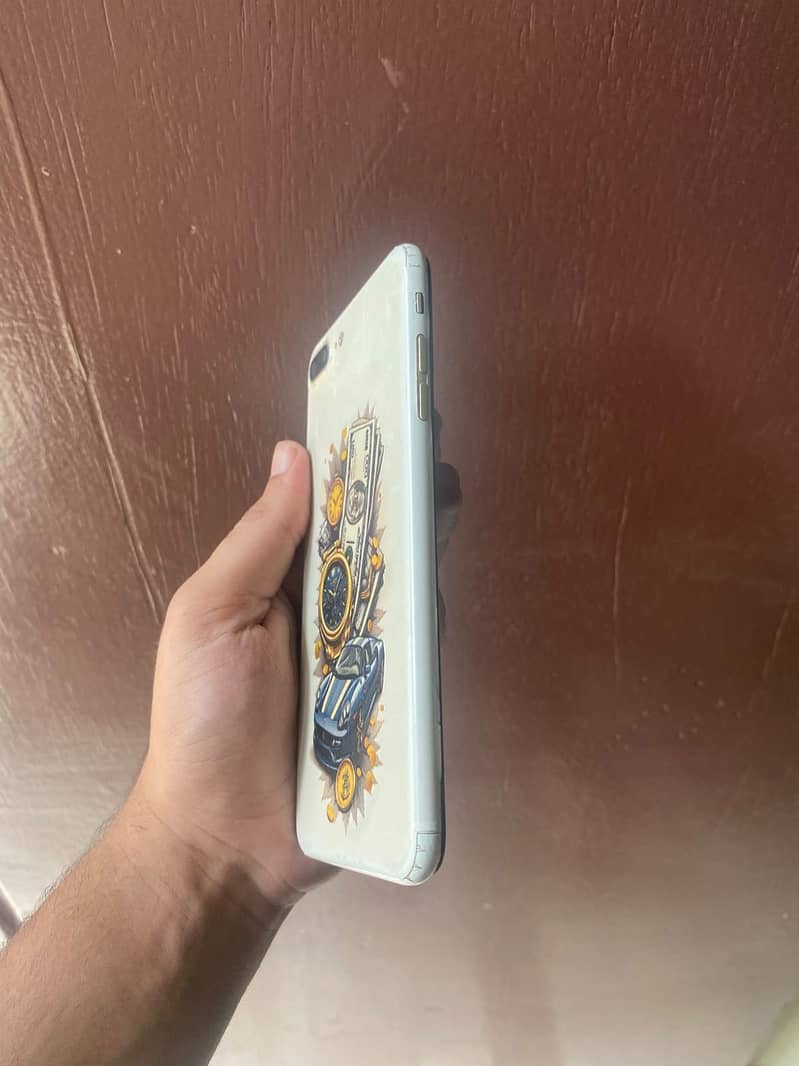 Apple iPhone 7 Plus 3