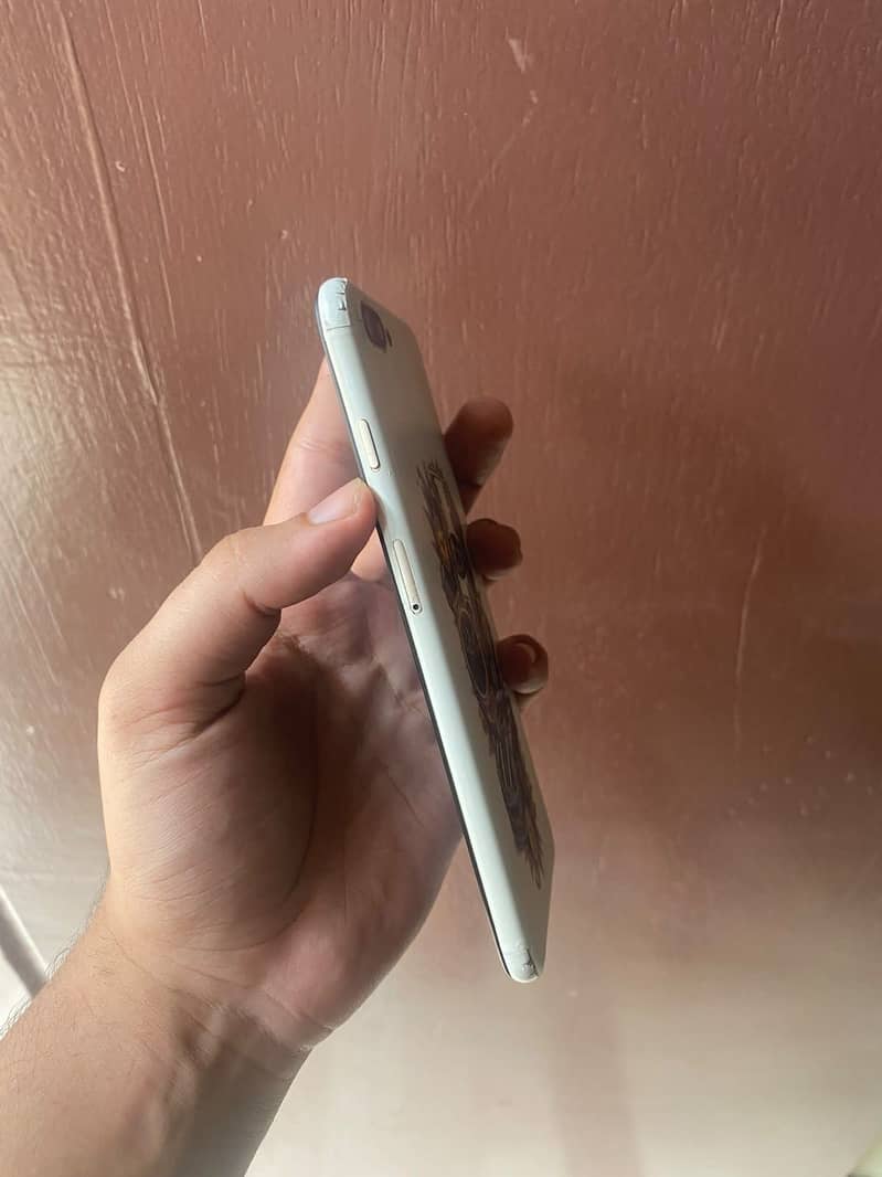 Apple iPhone 7 Plus 4