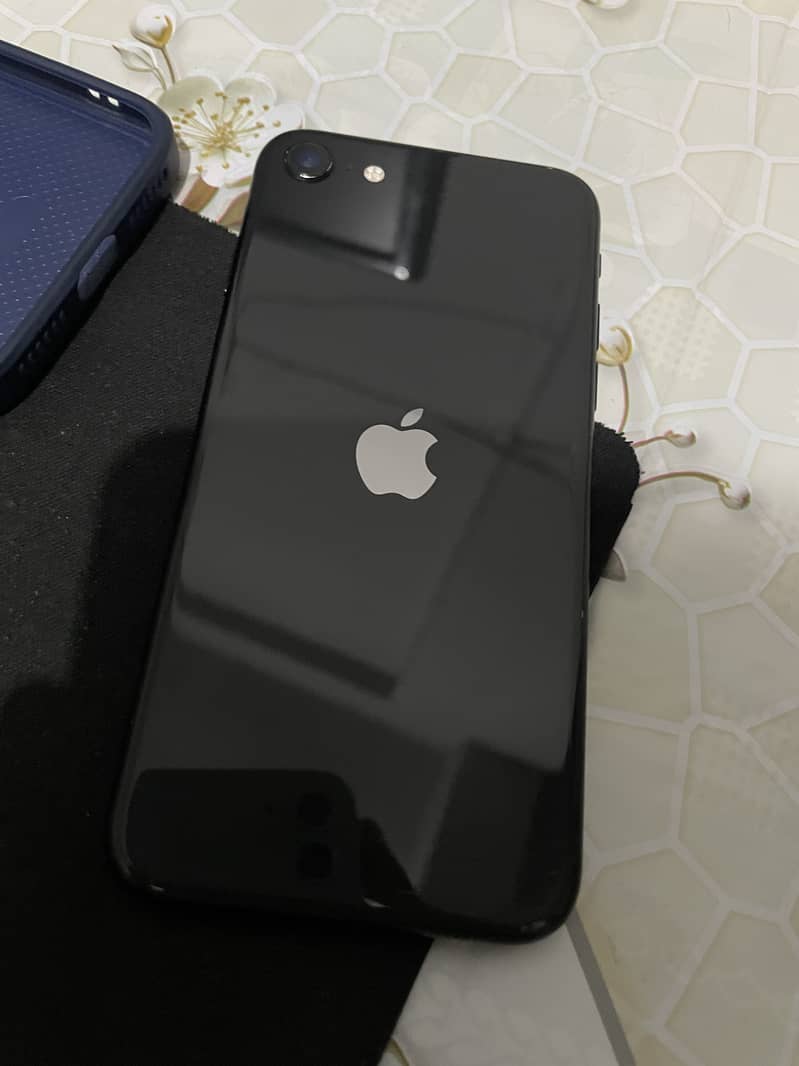 Apple iPhone SE 3